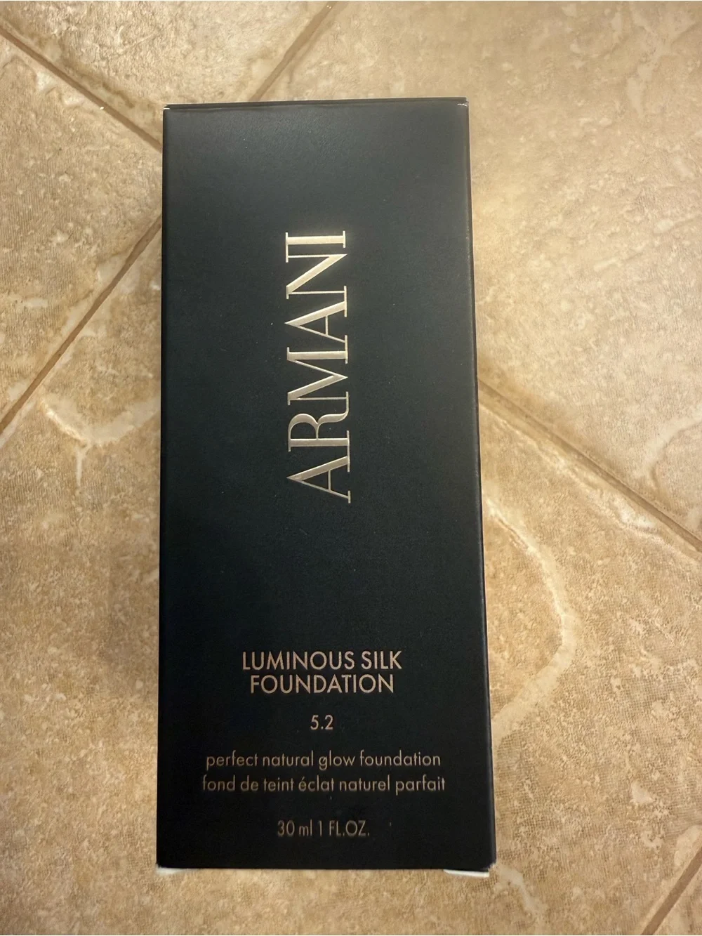 Giorgio Armani Luminous Silk Foundation - Warm Beige (5.2)